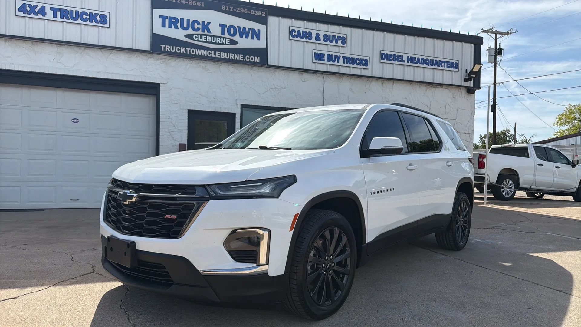 Used 2022 Chevrolet Traverse RS FWD image 1