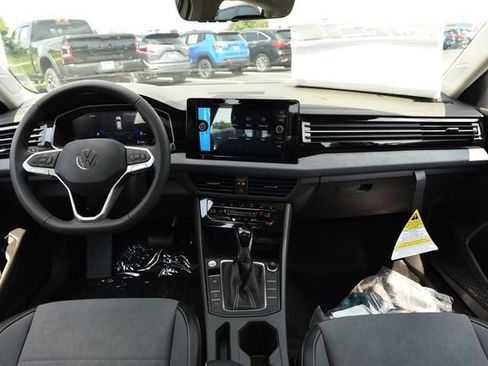 New 2026 Volkswagen Jetta SE FWD image 7