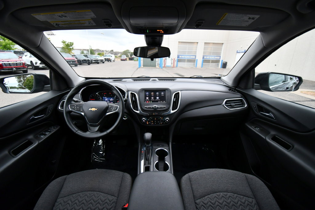 Used 2023 Chevrolet Equinox LT AWD/4WD image 3