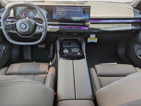 Used 2026 BMW 540i xDrive 540i xDrive w/ Premium Package image 16