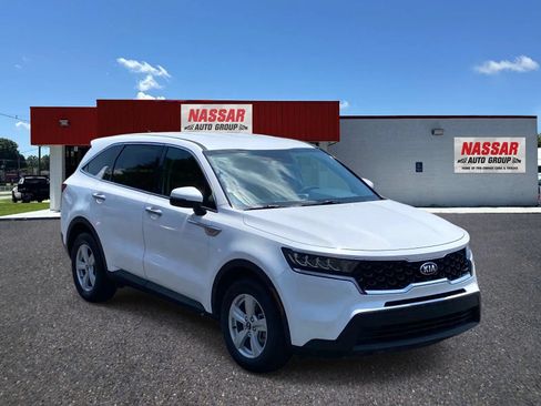 Used 2021 Kia Sorento LX FWD image 3