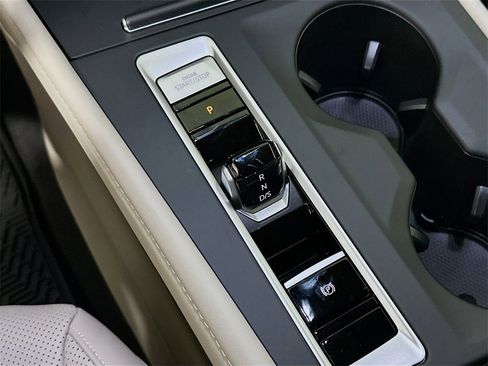 New 2026 Volkswagen Atlas SE image 22