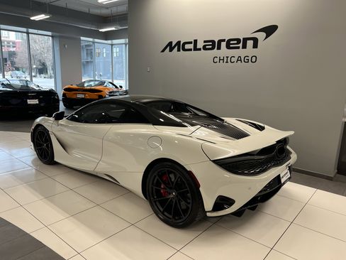 Used 2024 McLaren 750S Spider image 16
