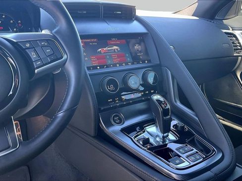 Used 2022 Jaguar F-TYPE R-Dynamic image 9