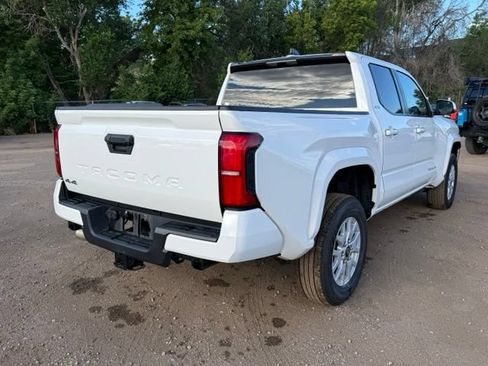 Used 2024 Toyota Tacoma SR5 AWD/4WD image 5