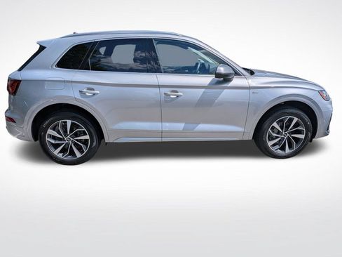 Used 2023 Audi Q5 2.0T Premium w/ Convenience Package AWD/4WD image 2