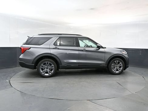 New 2026 Ford Explorer Active w/ Active Comfort Package AWD/4WD image 6