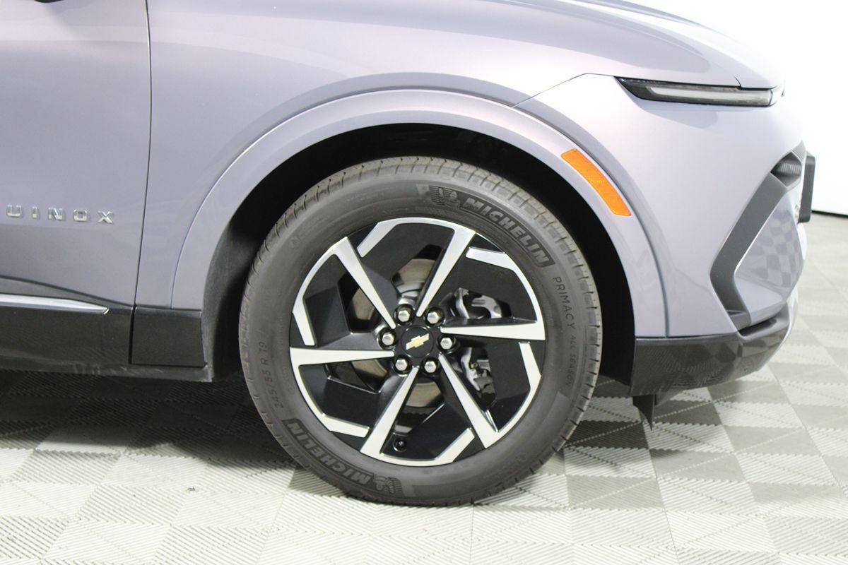 Used 2024 Chevrolet Equinox EV LT w/ LPO, All-Weather Mat Package FWD image 17