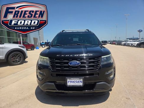 Used 2017 Ford Explorer Sport AWD/4WD image 2