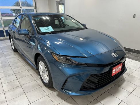 New 2026 Toyota Camry LE image 5