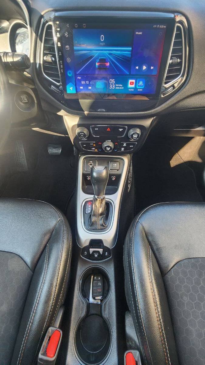 Used 2018 Jeep Compass Latitude w/ Popular Equipment Group FWD image 13
