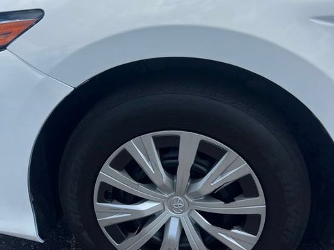 Used 2022 Toyota Camry LE FWD image 12