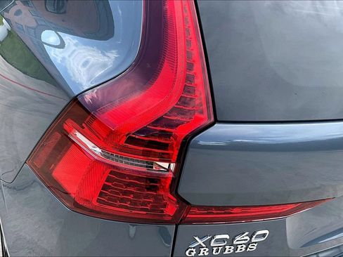 Used 2024 Volvo XC60 T8 Plus w/ Protection Package Premier AWD/4WD image 40