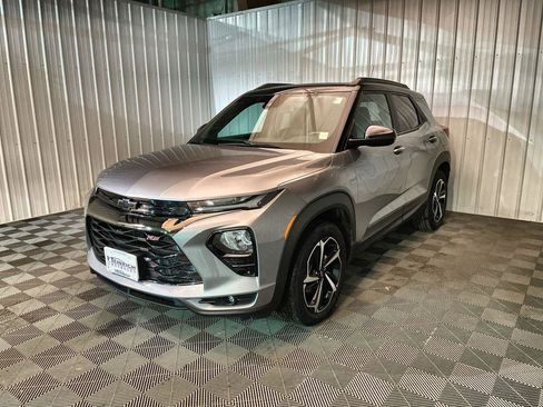 Used 2023 Chevrolet TrailBlazer RS w/ Sun and Liftgate Package image 4