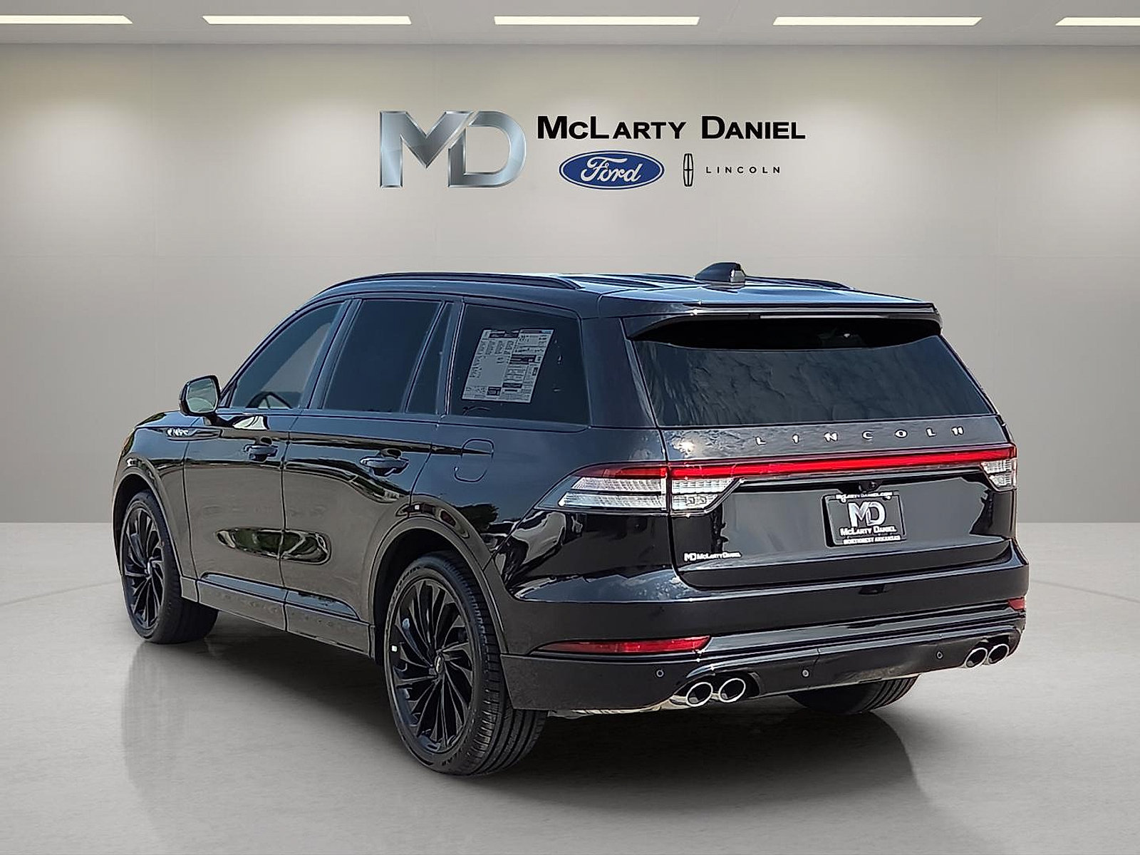 Used 2026 Lincoln Aviator Reserve AWD/4WD image 4