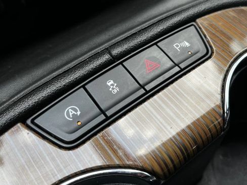 Used 2020 GMC Acadia SLE FWD image 30