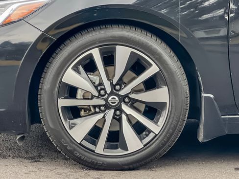 Used 2022 Nissan Sentra SV w/ SV Premium Package image 37