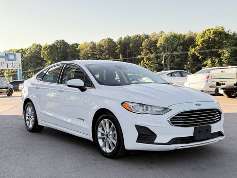 Used 2019 Ford Fusion SE FWD image 5
