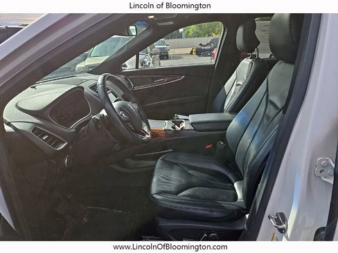 Used 2016 Lincoln MKX Select image 19