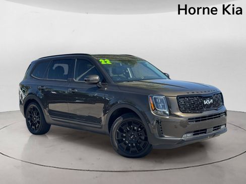 Used 2022 Kia Telluride SX w/ Nightfall Edition Package AWD/4WD image 2