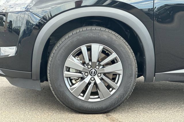 Used 2025 Nissan Pathfinder SV AWD/4WD image 25