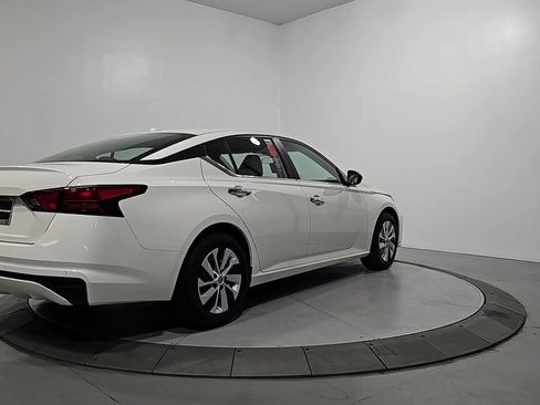 Certified 2025 Nissan Altima 2.5 S FWD image 5