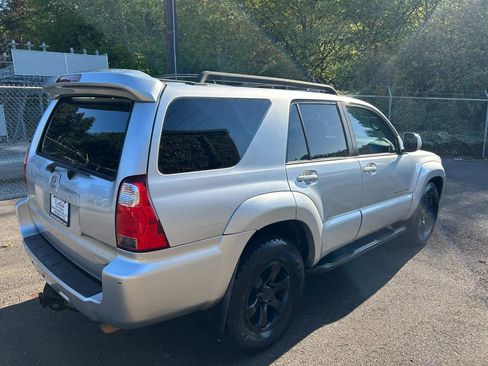 Used 2009 Toyota 4Runner SR5 AWD/4WD image 5
