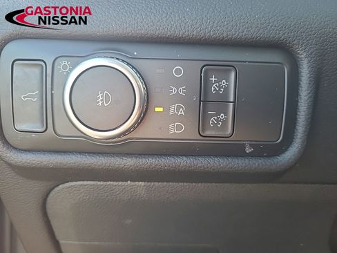 Used 2022 Ford Explorer XLT w/ Equipment Group 202A image 33