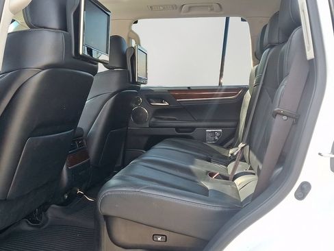 Used 2021 Lexus LX 570 4WD w/ Luxury Package image 8
