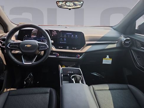 Used 2025 Chevrolet Equinox LT w/ Convenience Package II FWD image 12