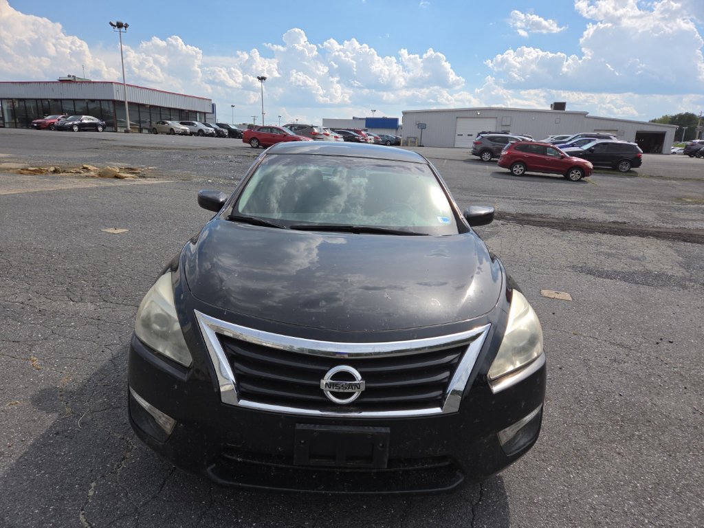 Used 2013 Nissan Altima 2.5 SV FWD image 2