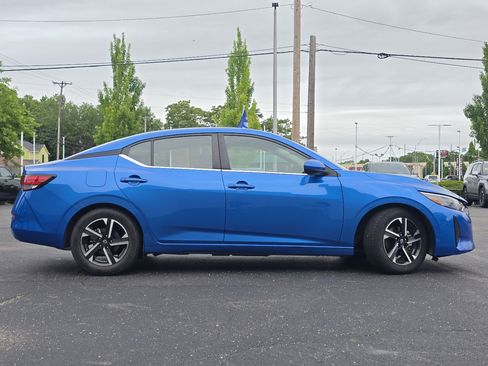 Used 2024 Nissan Sentra SV FWD image 21
