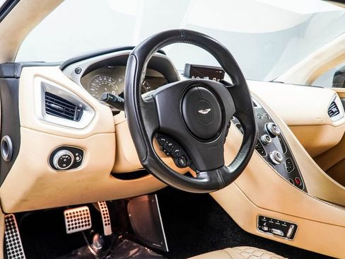 Used 2017 Aston Martin Vanquish Coupe RWD image 45
