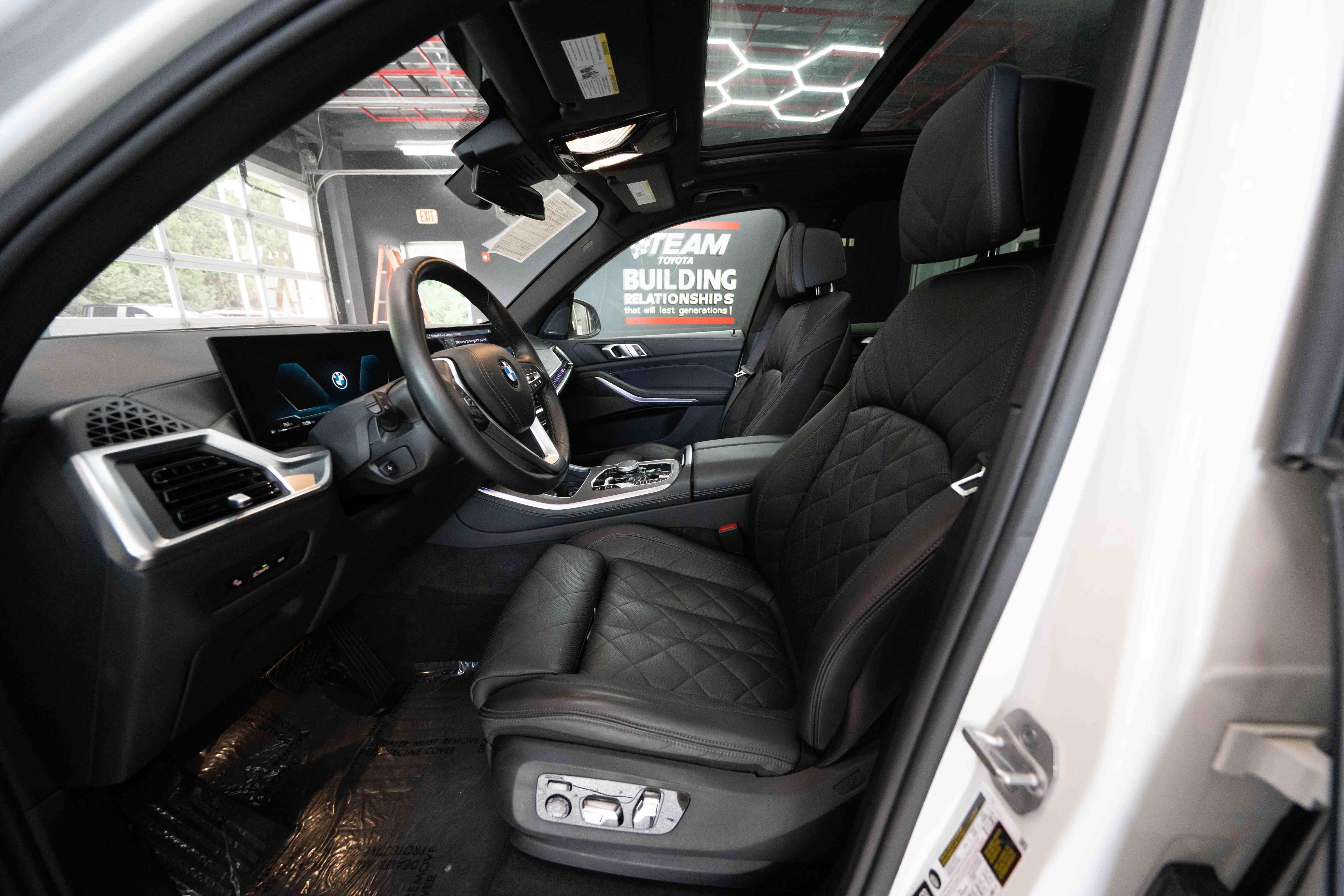 Used 2024 BMW X5 xDrive40i AWD/4WD image 9