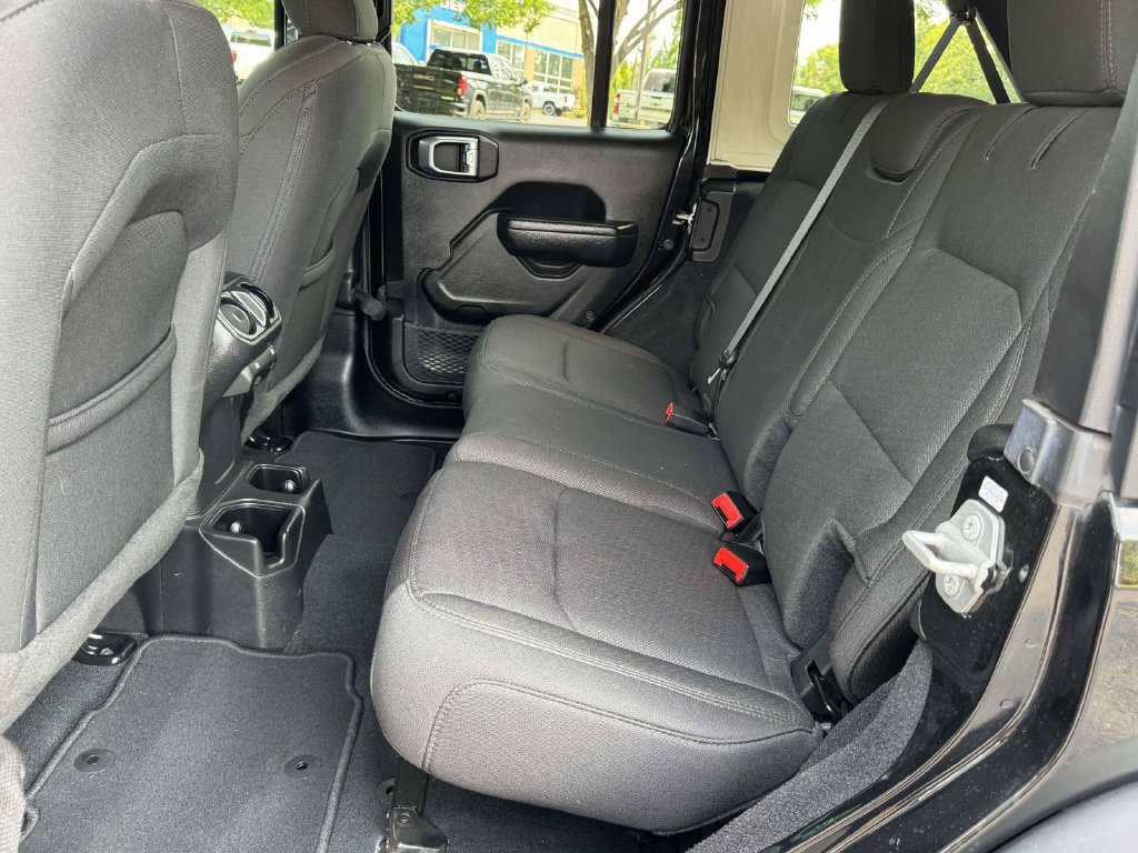 Used 2022 Jeep Wrangler Unlimited Sport AWD/4WD image 18