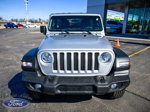 Used 2023 Jeep Wrangler Unlimited Sport image 2