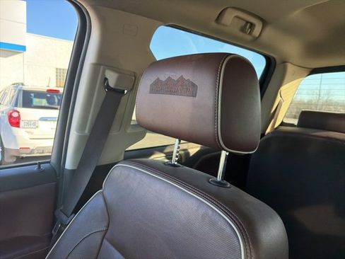 Used 2018 Chevrolet Silverado 1500 High Country image 76