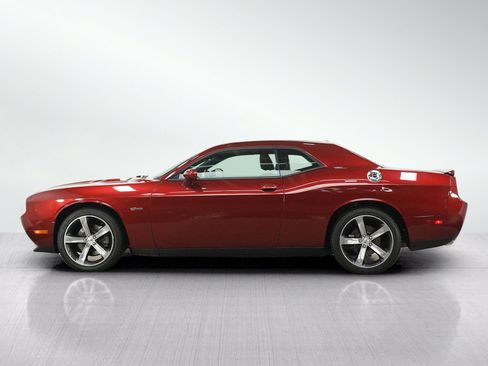 Used 2014 Dodge Challenger R/T RWD image 2