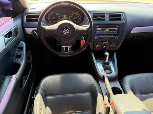 Used 2013 Volkswagen Jetta SE FWD image 14