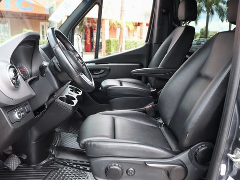 Used 2024 Mercedes-Benz Sprinter 2500 image 20