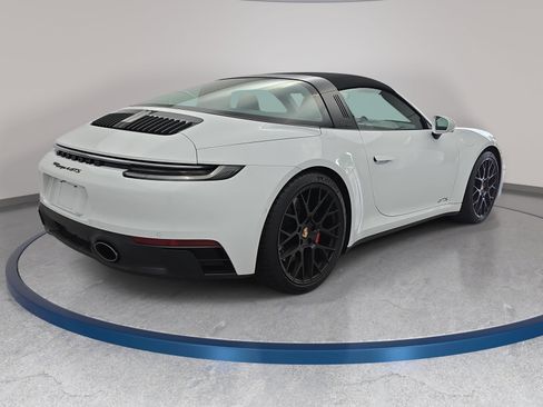 Used 2022 Porsche 911 Targa 4 GTS AWD/4WD image 5