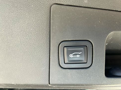 Used 2017 Cadillac XT5 Luxury w/ Driver Awareness Package AWD/4WD image 24