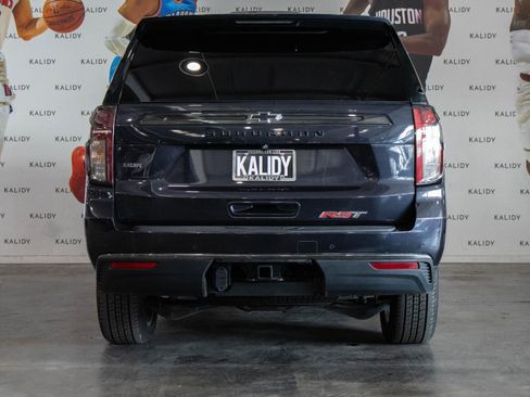 Used 2022 Chevrolet Suburban RST w/ Luxury Package image 23