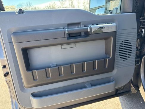 Used 2011 Ford F250 XLT w/ XTR Pkg image 13