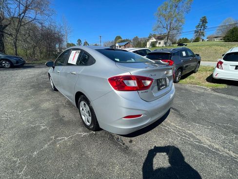 Used 2016 Chevrolet Cruze LS image 6