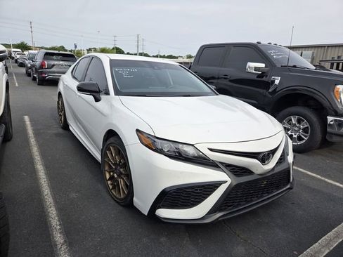 Used 2023 Toyota Camry SE w/ Convenience Package AWD/4WD image 2