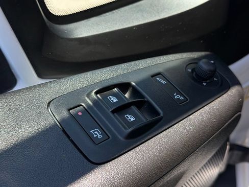 Used 2024 RAM ProMaster 2500 w/ Convenience Group FWD image 14