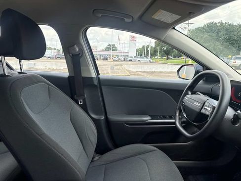 Used 2025 Kia K4 FWD image 14