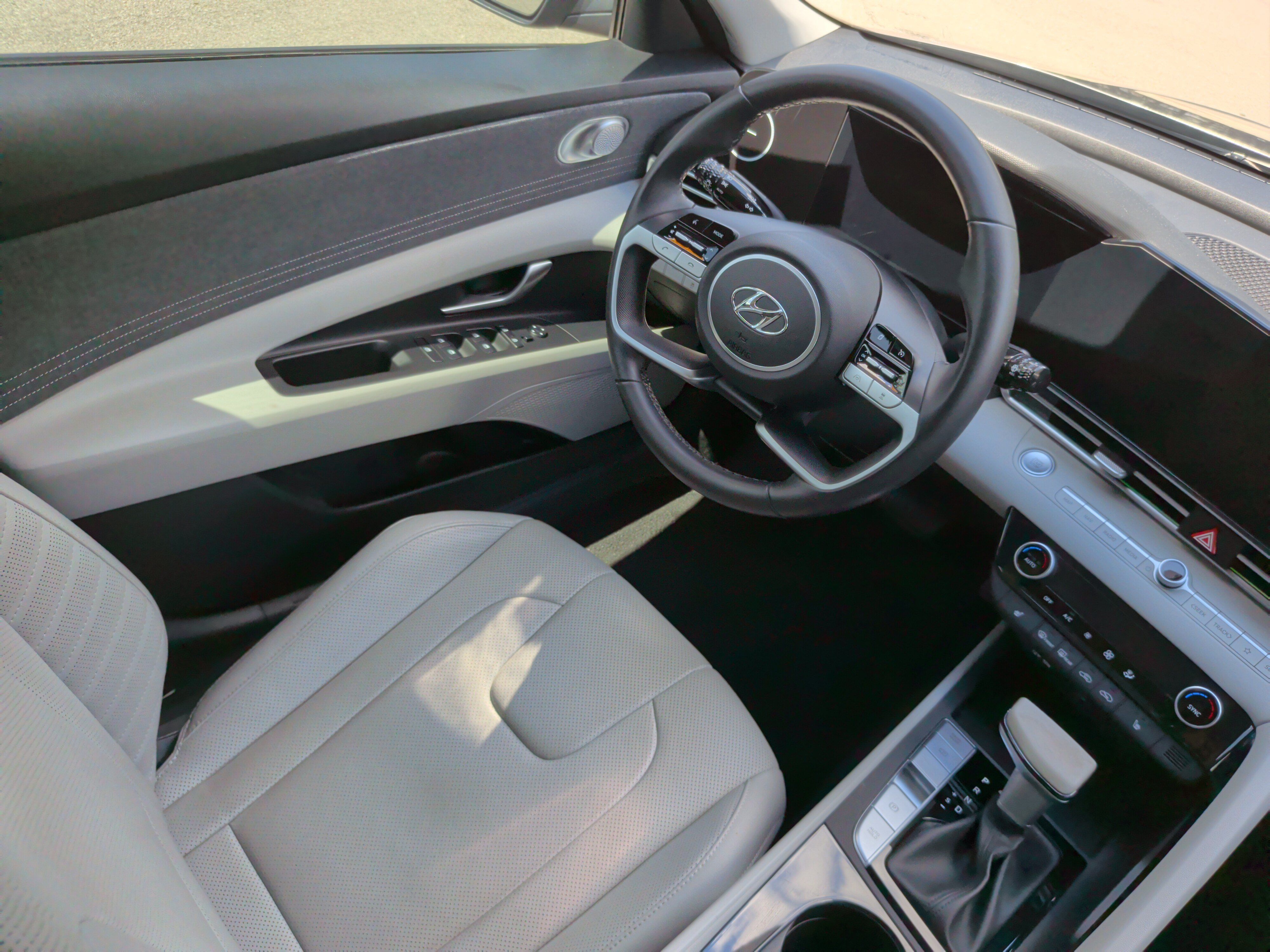 Used 2022 Hyundai Elantra Limited FWD image 34