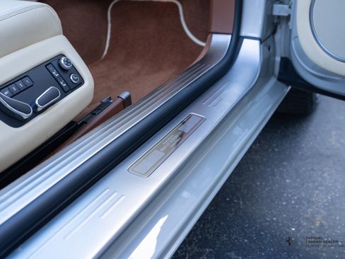 Used 2015 Bentley Continental GT image 24